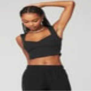 Alo yoga | RIBBED SWEETHEART SHORT SLEEVE - BLACK | Size S